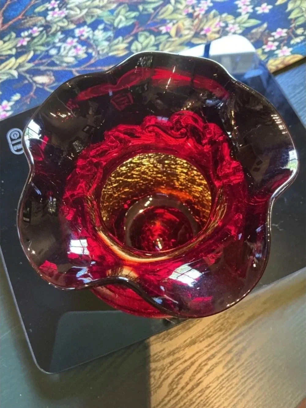 Red Ruffled Glass Vase - Home Art